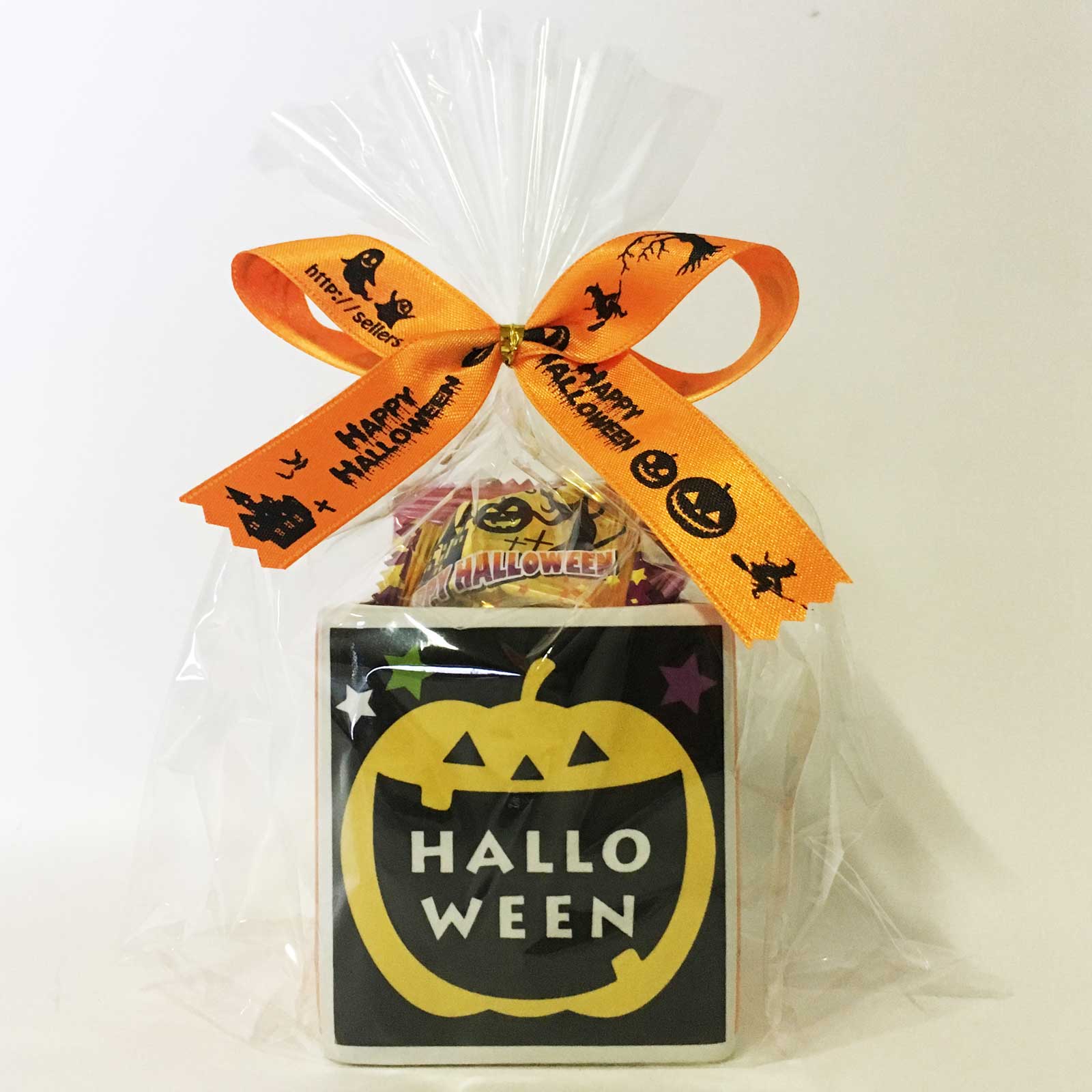 ハロウィンお菓子カップ入り